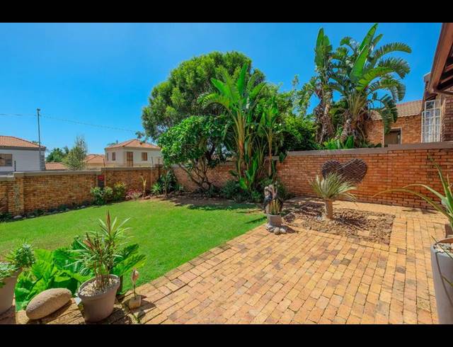 3 BEDROOM TOWNHOUSE FOR SALE IN AMOROSA